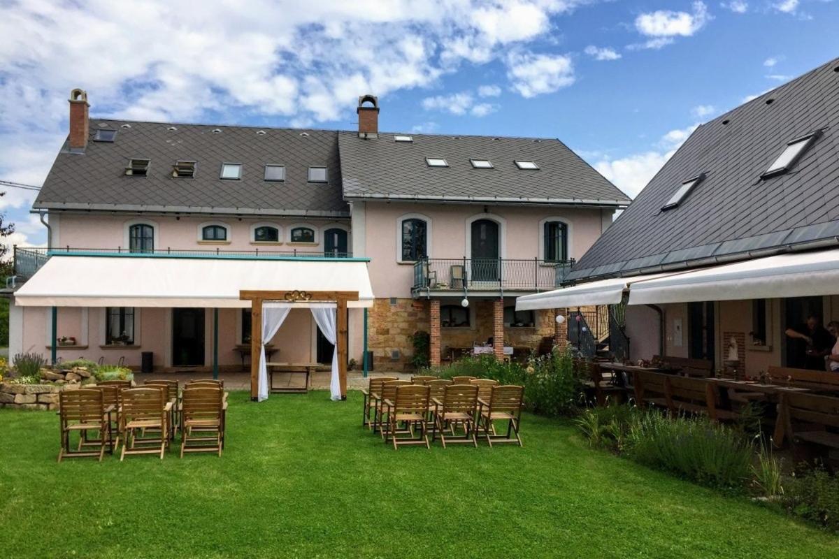 Na Kopecku Ad 1795 - Penzion S Restauraci A Wellness V Podkrkonosi Dvůr Králové nad Labem Екстериор снимка